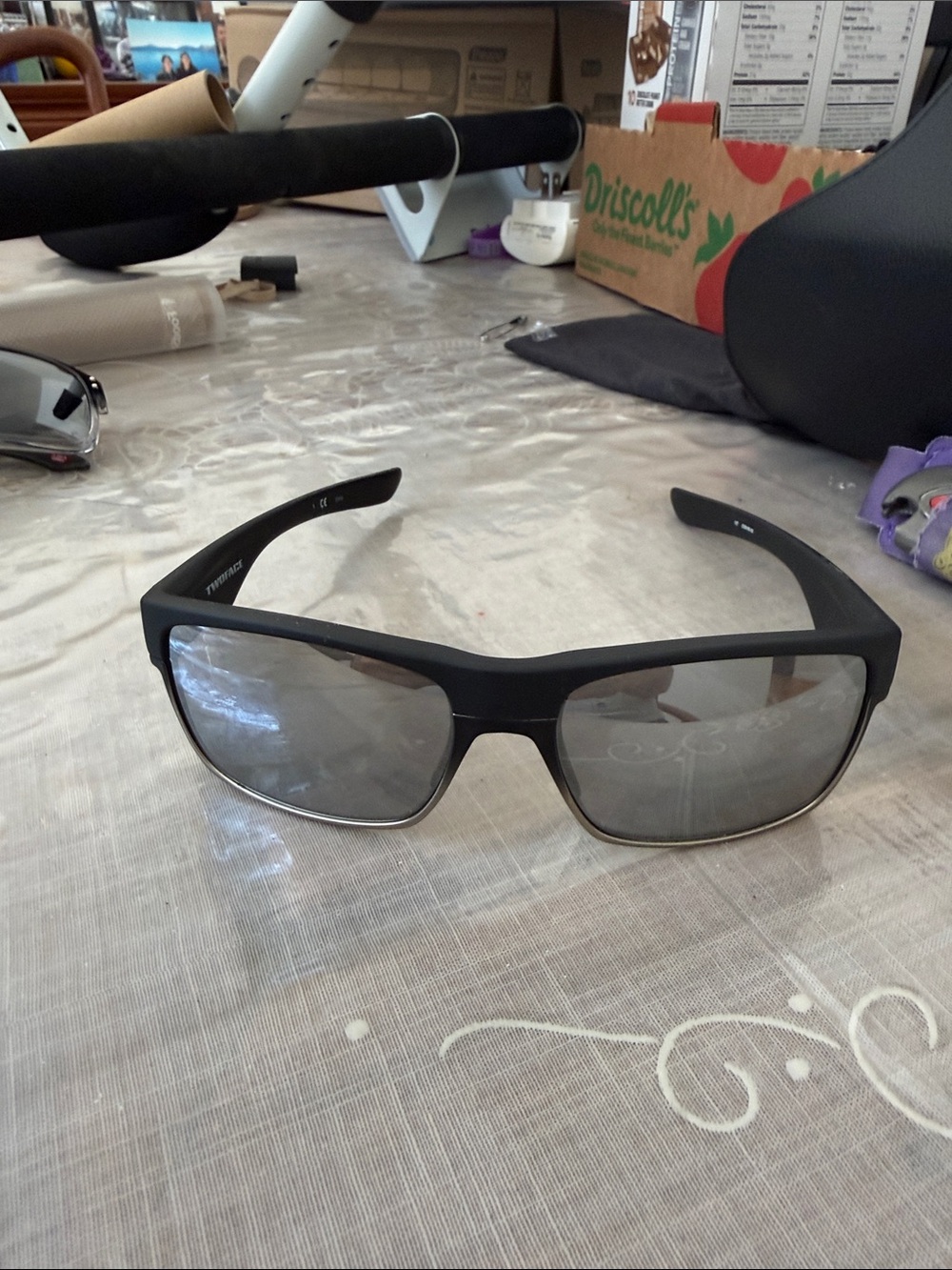 Oakley twoface Frame: Machinist Matte Black
Lens: Chrome Iridium